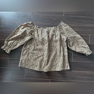 NWOT Animal Print off the shoulder Linen Blouse!